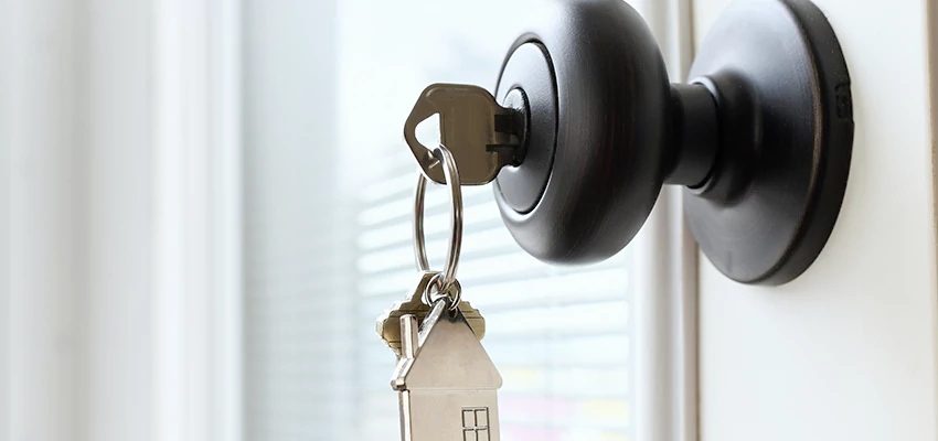 Bifold Door Knob Replacement in Elk Grove, California